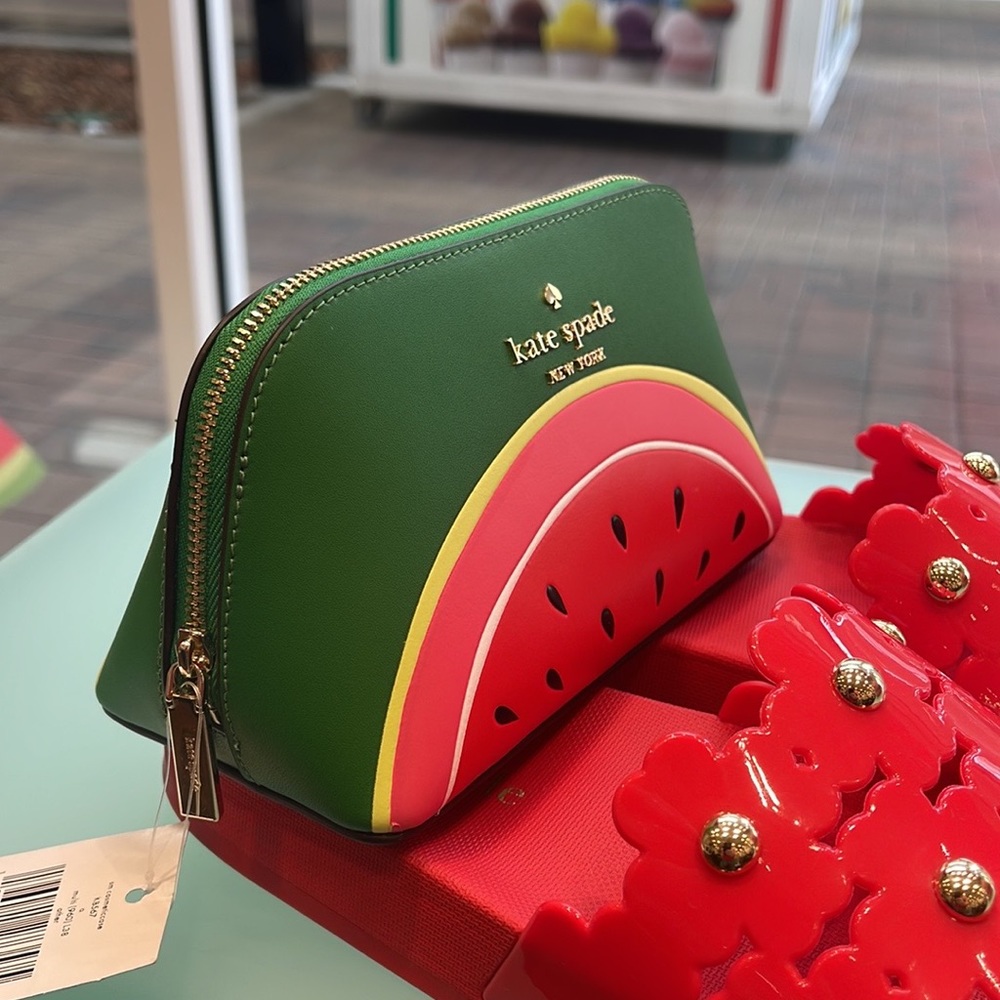 Kate Spade Watermelon Small Cosmetic Case
COLOR:
Multi
NWT - Picture 14 of 16